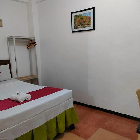 Axis Pension Hotel Lapu-Lapu City Exterior photo
