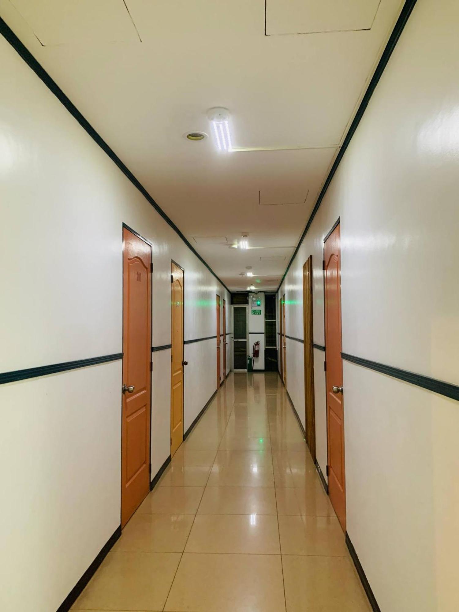 Axis Pension Hotel Lapu-Lapu City Exterior photo